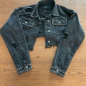 Cropped denim jacket